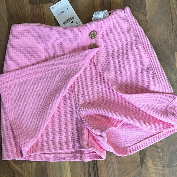 Zara bright pink textured mini skirt / skort gold details, NWT Size Small - Picture 6 of 10